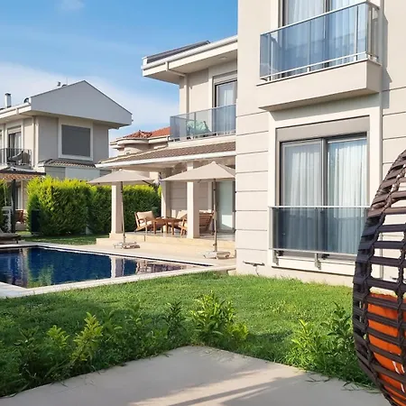 Villa Carmen-2 *