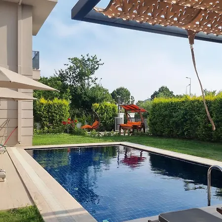 Villa Carmen-2 *